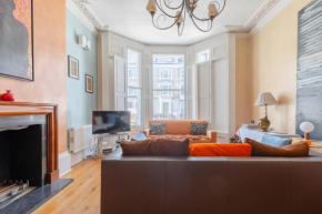 Inviting 1BD Hideaway Kensington Olympia!